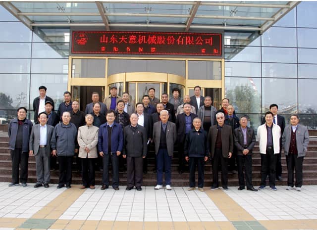 兗州區(qū)人大、政協(xié)領(lǐng)導(dǎo)蒞臨天意機(jī)械參觀考察